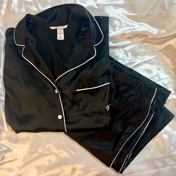 Victoria’s Secret satin PJ set. - Picture 2 of 2